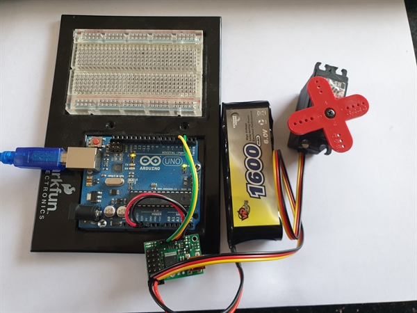 Arduino Uno + Maestro6 servo controller (CRC)